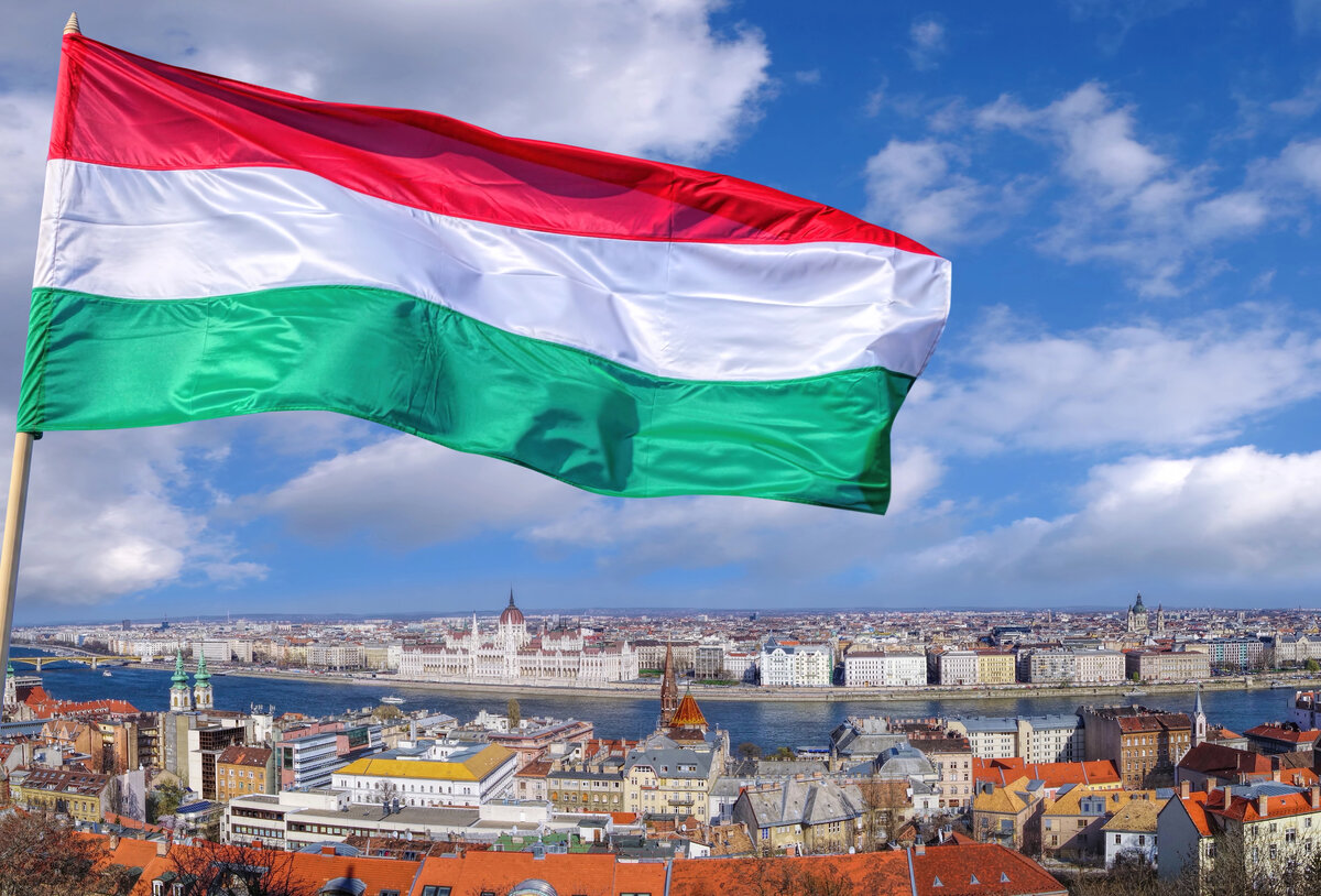 Hungarian flag Hungarian customs Hungarian economy hungary news
