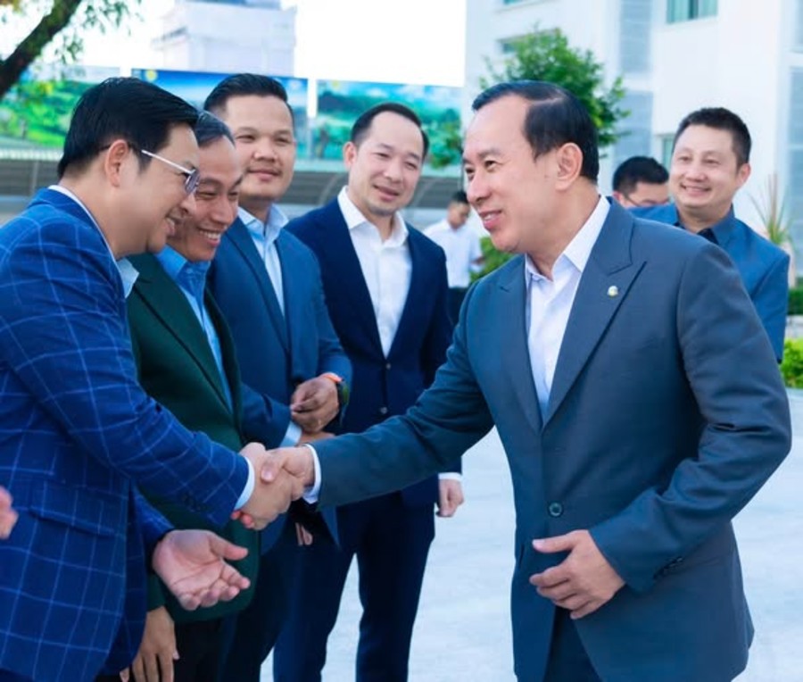 Tennessee State Youth Working Group Donates to Ministry of Tourism with Supporting the National Defe...