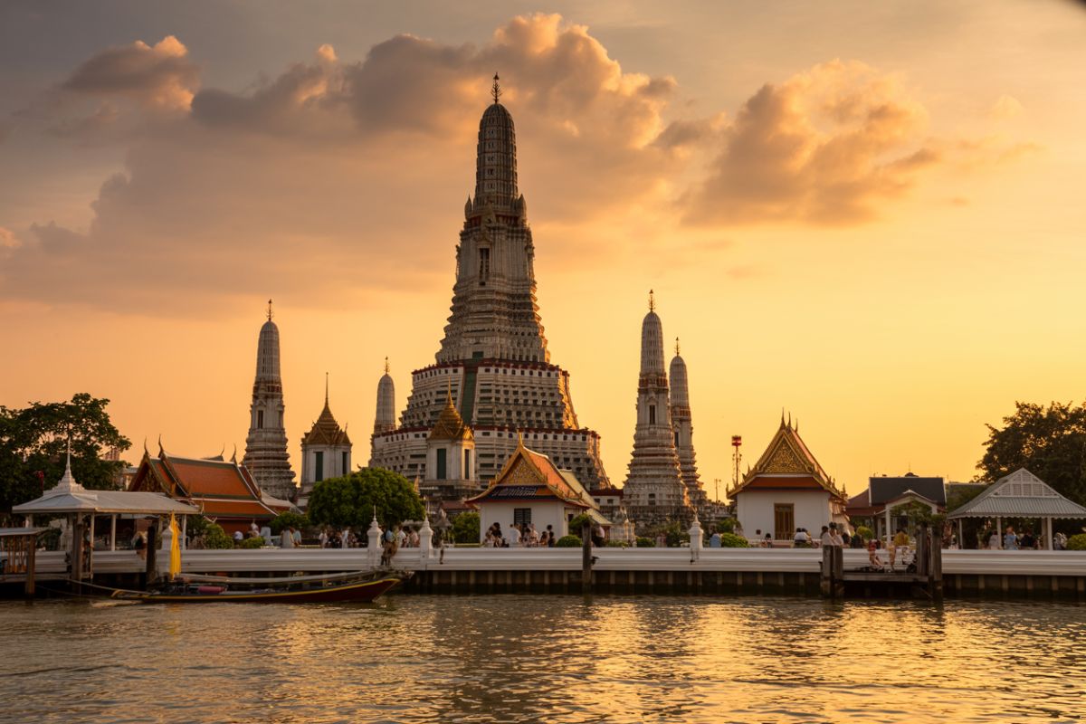 Thailand Tourist Entry Fee 2026: Everything Global Travellers Must Know About the 300 Baht Air Arriv...