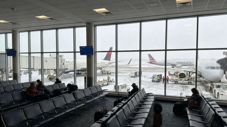 US Flights in Meltdown — 569 Cancelled, 5,713 Delayed Across America Today