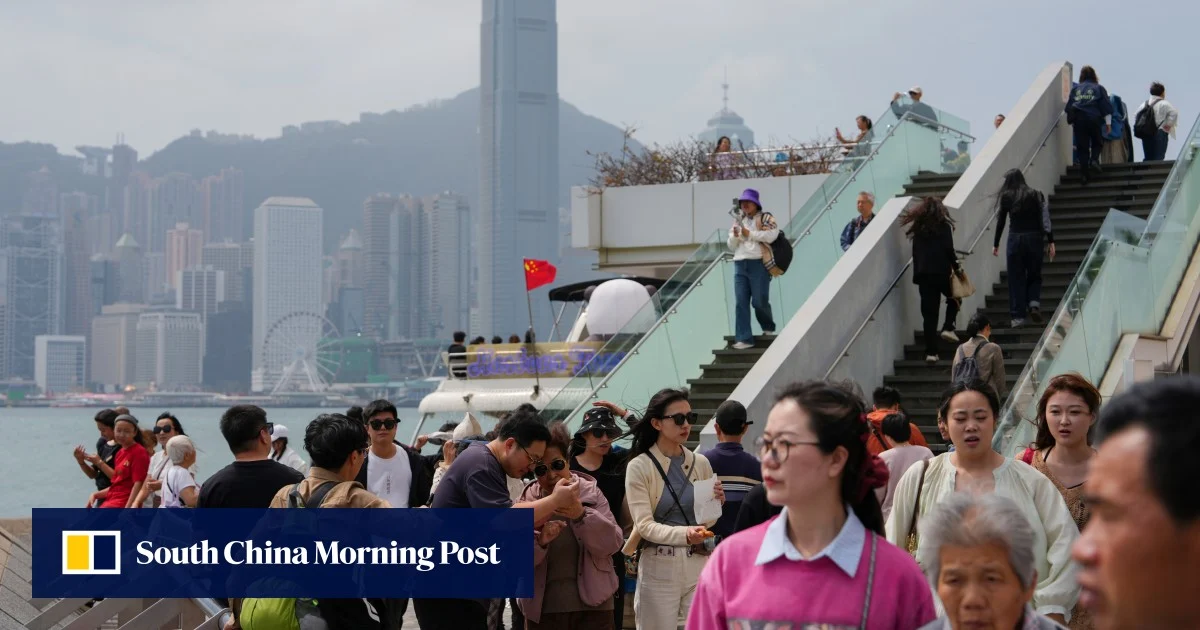Cheap tours blamed for coerced shopping in Hong Kong: tourism experts