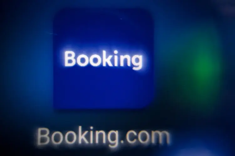 Italy watchdog probes travel giant Booking.com