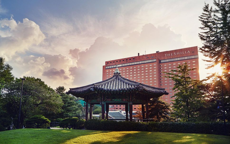 Skyline Icons and Garden Escapes