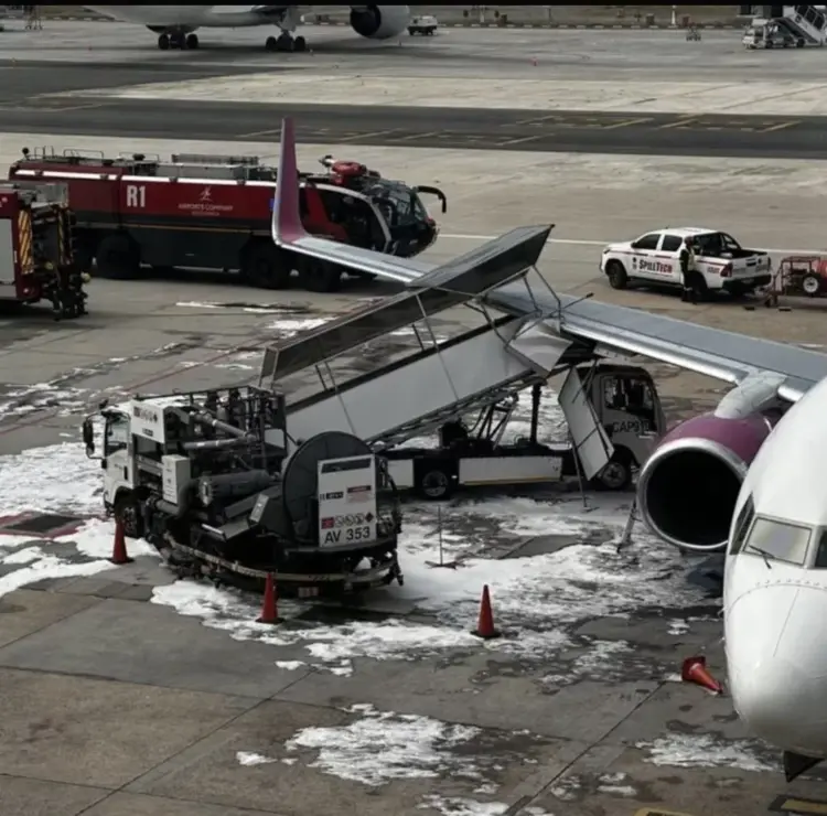 FlySafair airstairs collision at Cape Town International