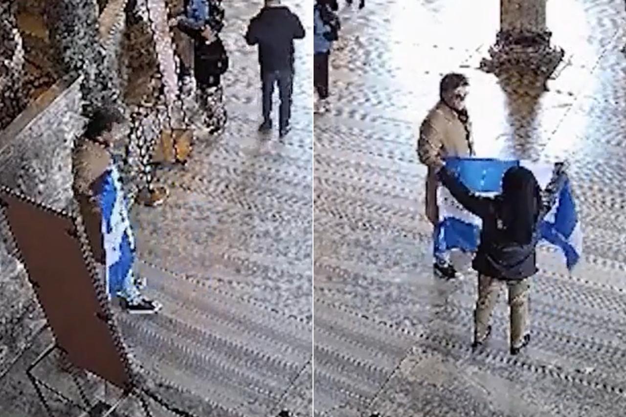 Greek tourists detained over provocative act inside Hagia Sophia