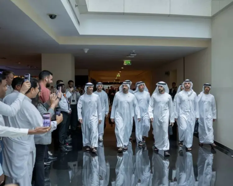 His Highness Sheikh Hamdan, accompanied by His Highness Sheikh Ahmed bin Saeed Al Maktoum, reviewed operations at Dubai International Airport, including passenger services provided by Emirates.
