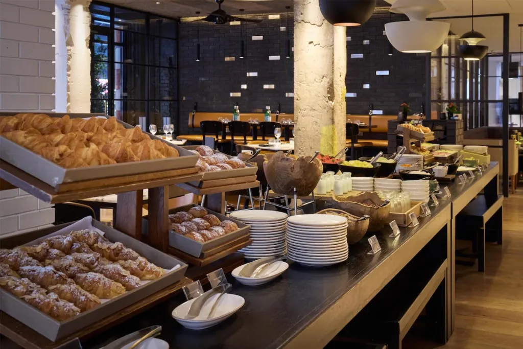 Buffets First in Line as Hotel Groups Tell UN They'll Halve Food Waste