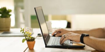 Mastering the hotel guest journey: Search, stay and loyalty