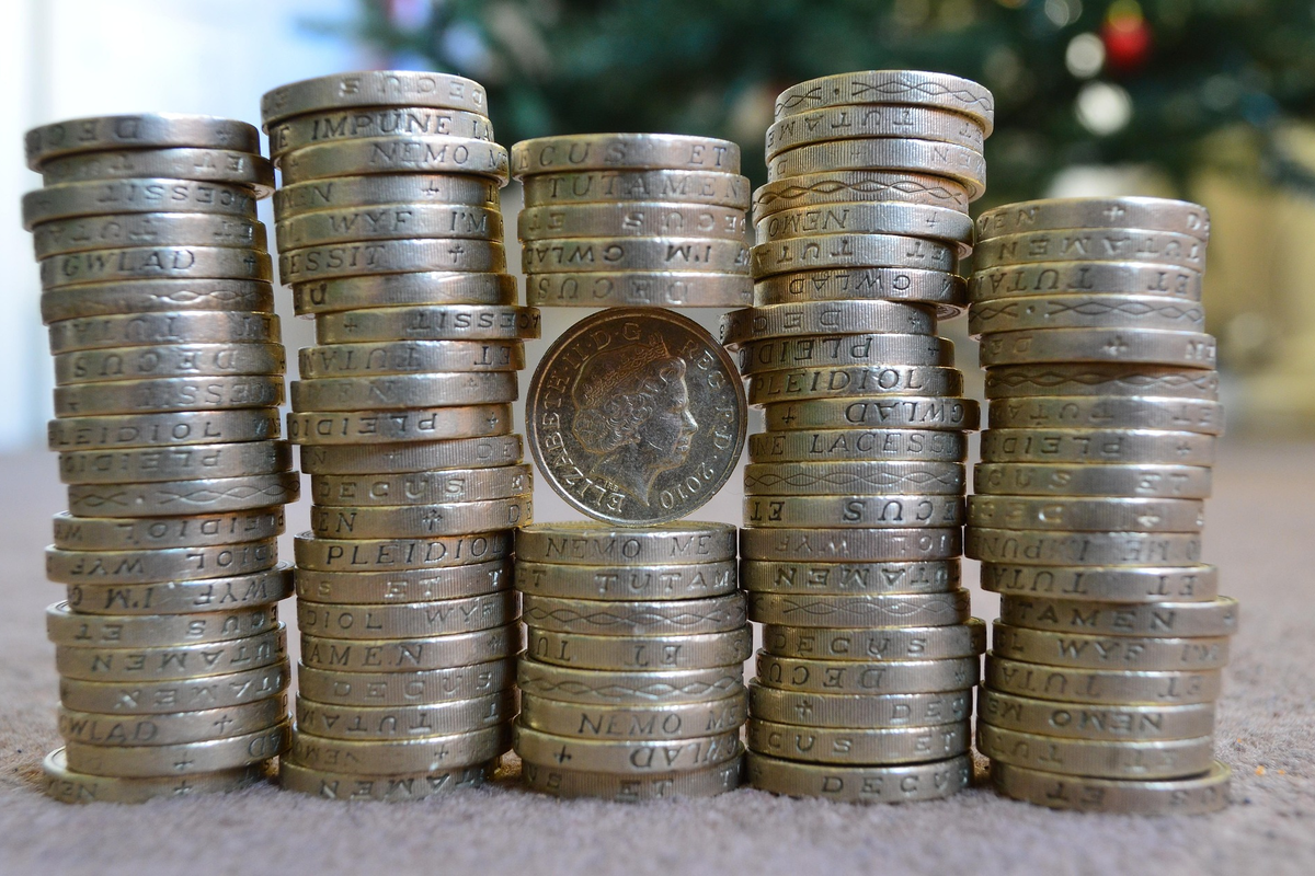 International Airlines Group stock faces TAP Air Portugal bid rethink amid airline sector volatility