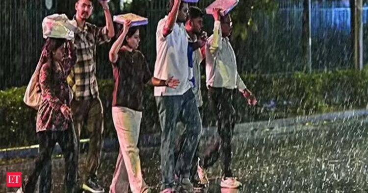 Flight status Indigo, Air India, SpiceJet update: Delhi rain to affect flight operations on March 19...