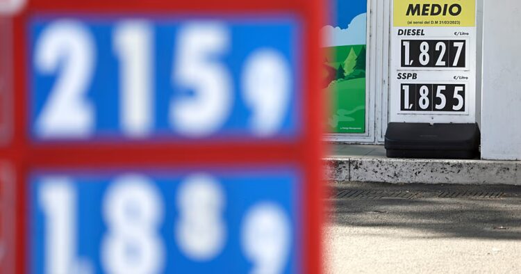 Oil prices plunge as markets rally after Strait of Hormuz reopens