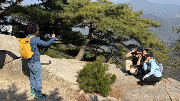 'K-hiking' boom turns Seoul peaks into must-visit destinations