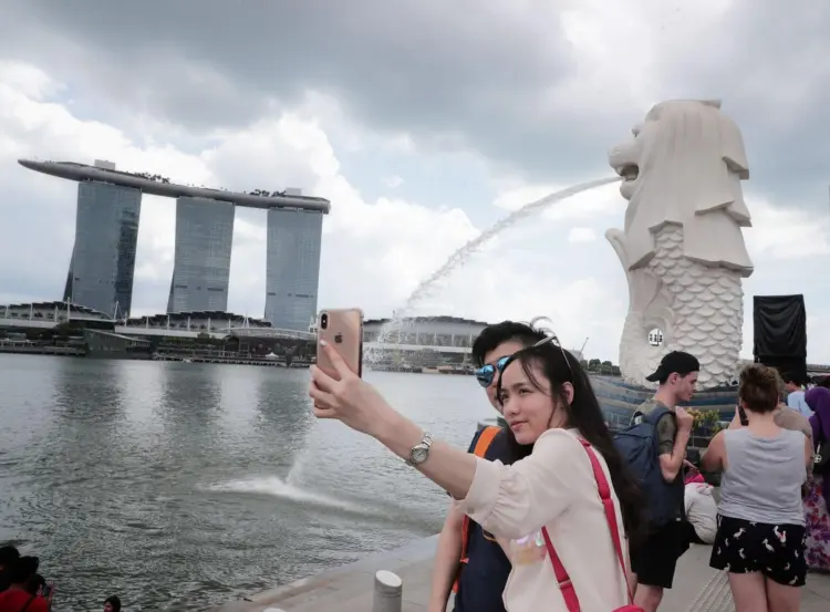 Singapore hotel performance, tourist arrivals tick up in Q1 despite Iran war