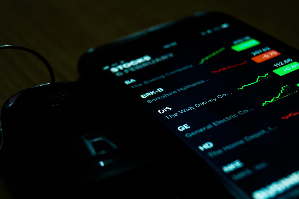 Airports of Thailand PCL stock (TH0003010Z06): Why tourism recovery now tests its airport monopoly s