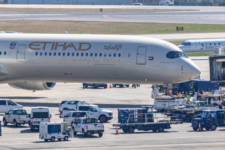 UAE airlines the first to resume flights to Israel since beginning of Operation Epic Fury in Iran