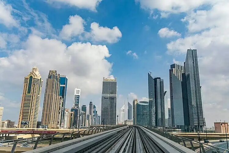 UAE weather tomorrow: Fair skies expected; temperatures to reach up to 43ºC