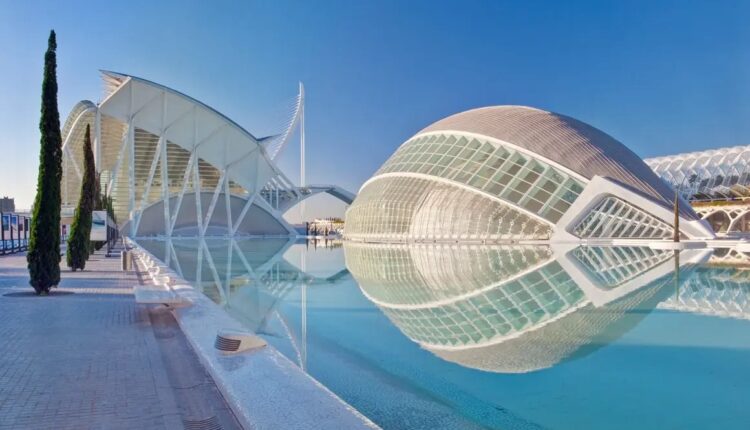 Wizz Air Launches Direct Flights from London to Valencia - Travel Radar