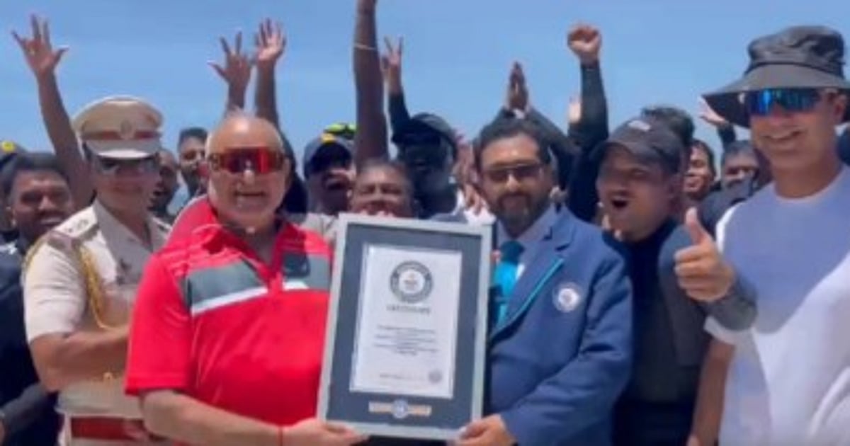 Andaman and Nicobar administration sets Guinness World Record by unfurling national flag underwater