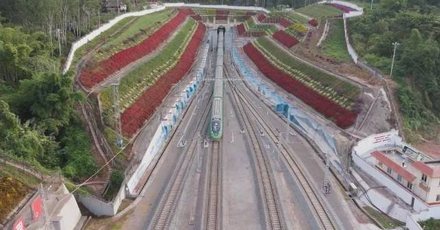 China‑Laos railway sees May Day tourism surge, Mohan port traffic up 8.8 pct