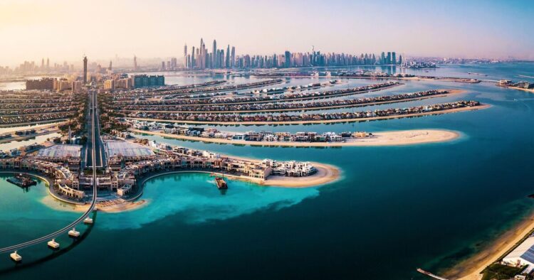 Crisis in Dubai - 'losing £500m a day' as tourists abandon city | World | News