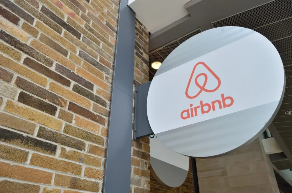 Airbnb Is Testing Lower Fees for Hosts Who Bring Their Own Guests