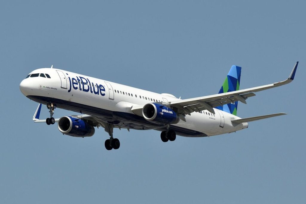Carl Icahn's JetBlue Bet Didn't Pay Off: Board Members Resign as Stake Shrinks