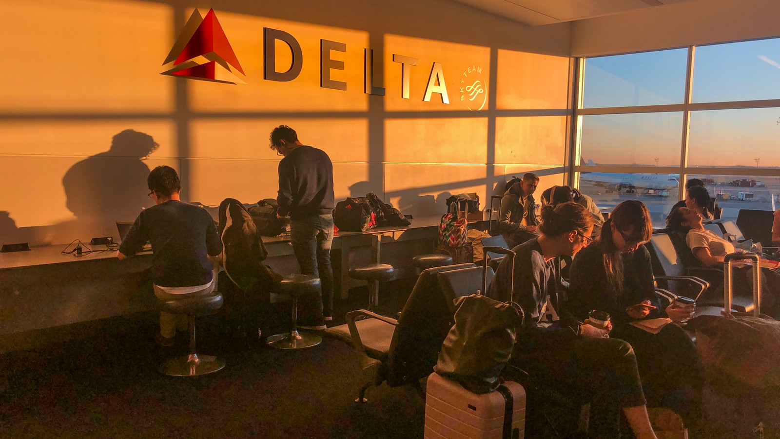 Delta Air Lines Cautions Travelers At 5 Northeast Airports Over Severe Weather Stoppages