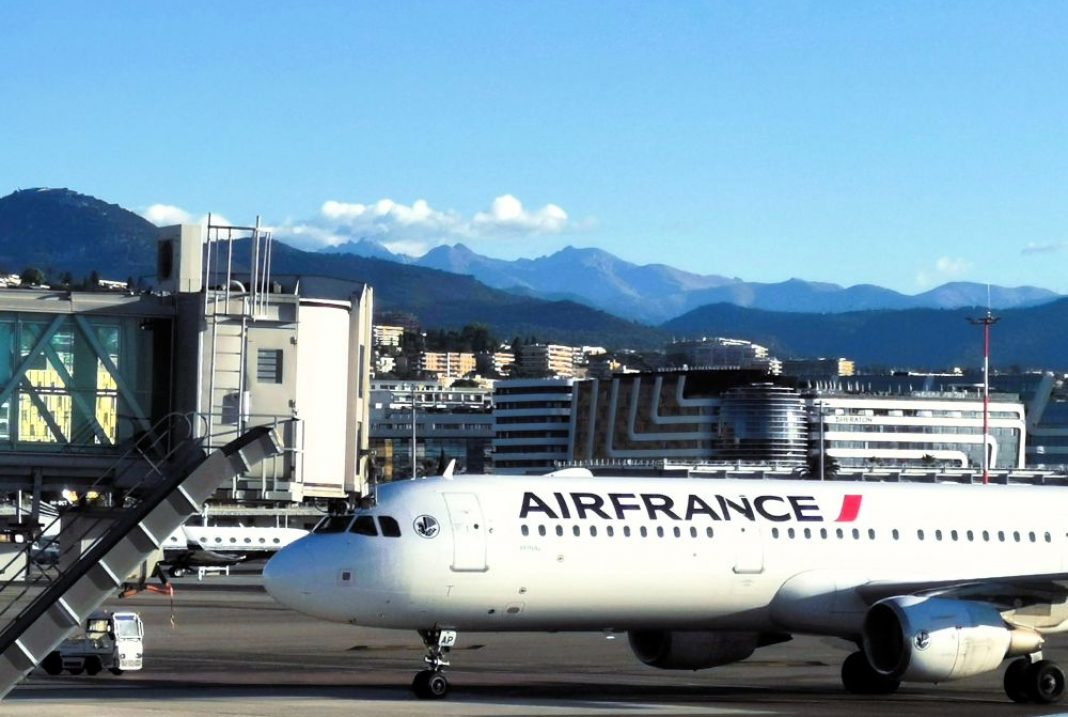 Europe's top airlines groups reduce capacity