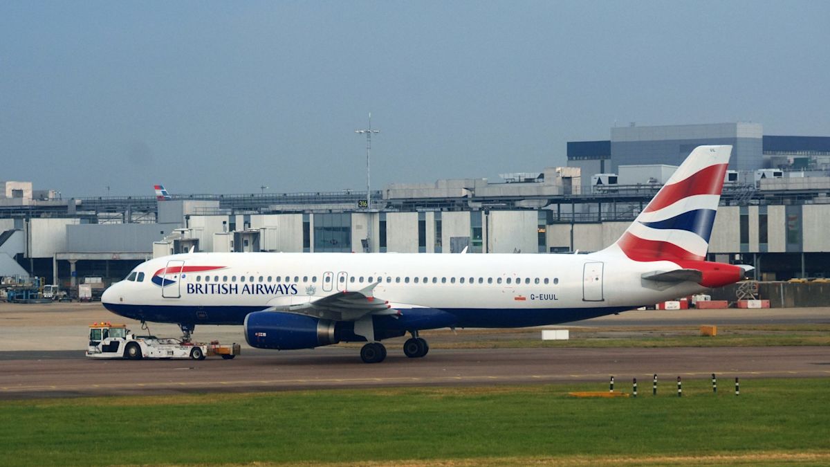BA parent company IAG suffers 35% drop in profits after fuel cost hit