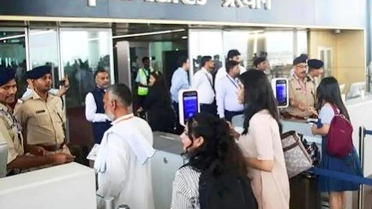 MakeMyTrip, Axis Bank tie up to offer travel discounts across long weekends till March 2027