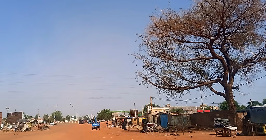 Reports of gunfire near military base in Niger's capital