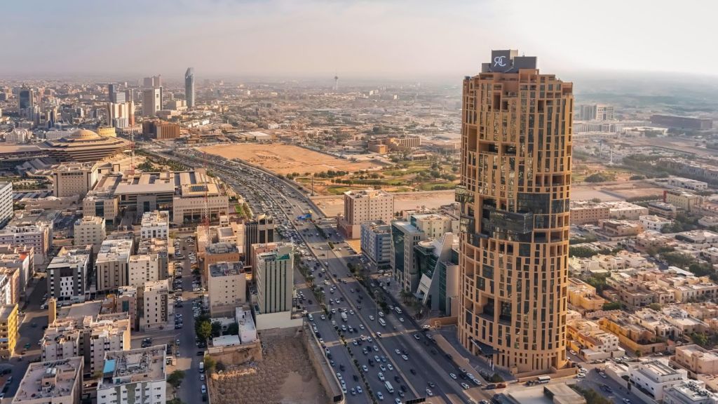 What Radisson’s Saudi Arabia Bet Reveals About the Gulf’s Divided Recovery