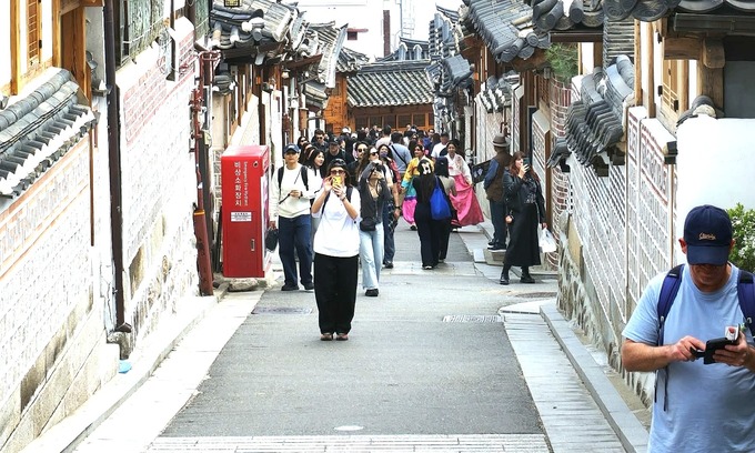 South Korea receives 10.7 million foreign visitors in first half, surpassing pre-Covid levels