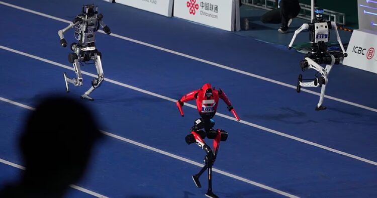 Technology: crowds flock to Beijing for robot games