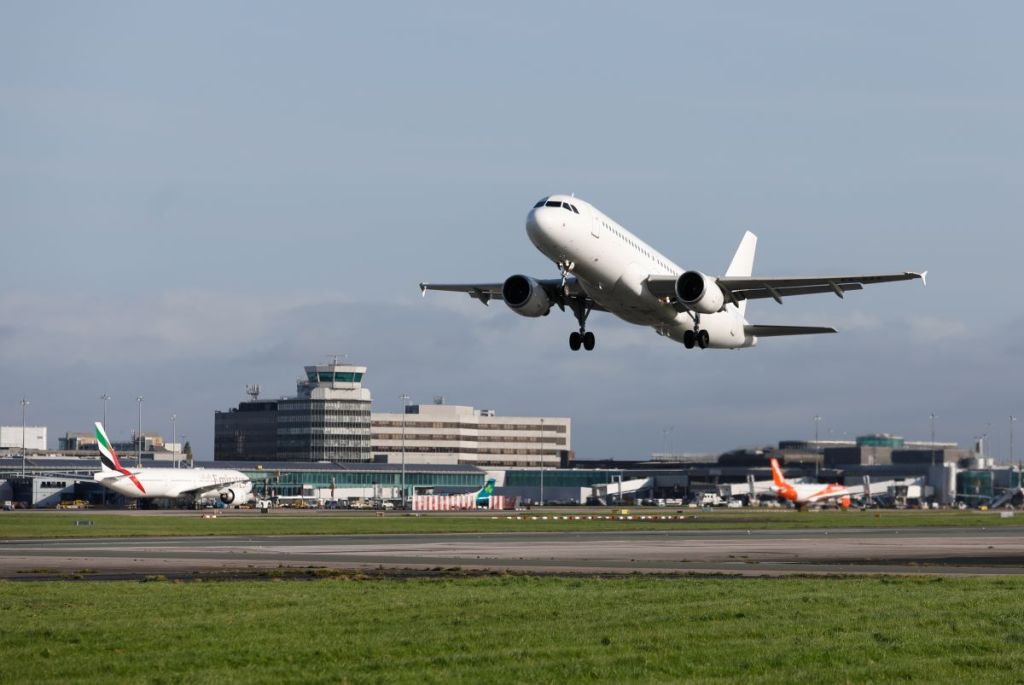 The UK’s Airport Record Hides a Huge Traffic Shift 