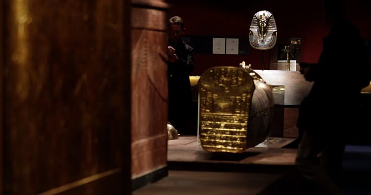 US returns dozens of smuggled artifacts from three different eras to Egypt