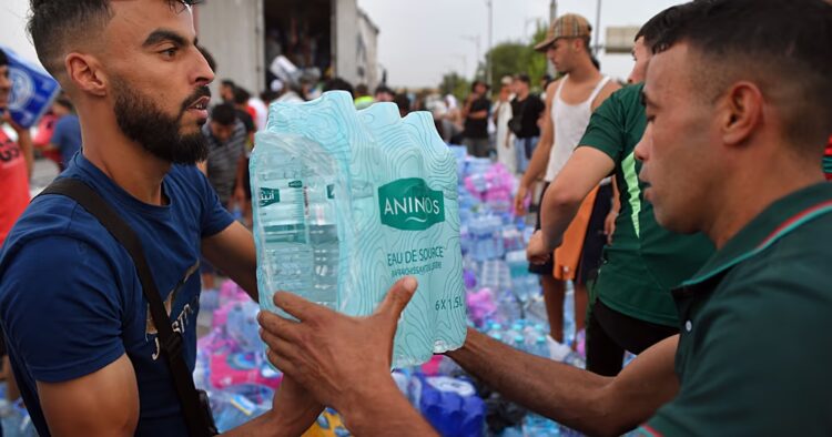 Volunteers in Algeria moblise to support families displaced by wildfires