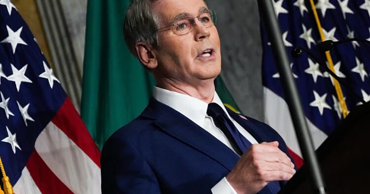 Washington urges countries to cut economic ties with Tehran